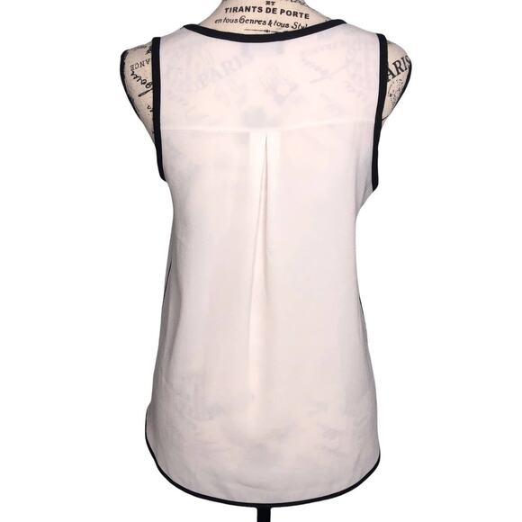 Papermoon SMALL PETITE Lemuel Solid Trim Detail Blouse - Stitch Fix Crepe Top - Picture 5 of 7